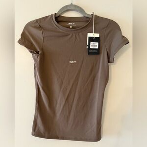 SET Active Sportswear Breathe Tee in Grain Size Small NWT